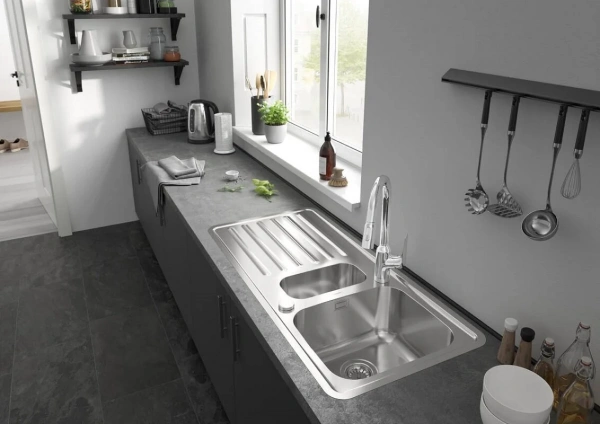 Фото смеситель для кухонной мойки hansgrohe focus 71800000