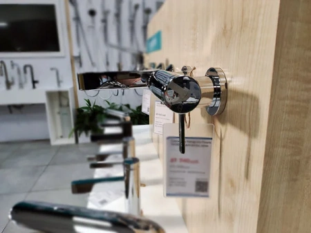 Фото смеситель для ванны hansgrohe finoris 76420000