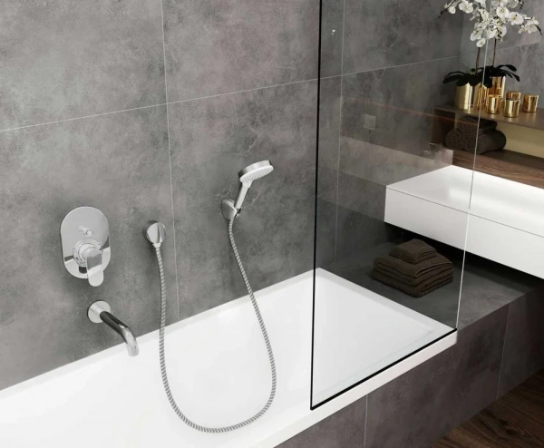 Фото смеситель для ванны hansgrohe vernis blend 71449000
