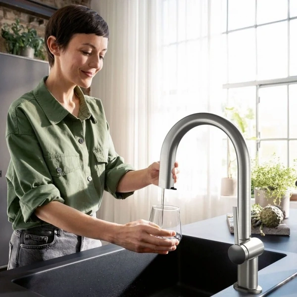 Фото смеситель для кухонной мойки hansgrohe aqittura 76800800