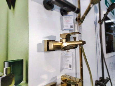 Фото смеситель для ванны hansgrohe metropol 32540140